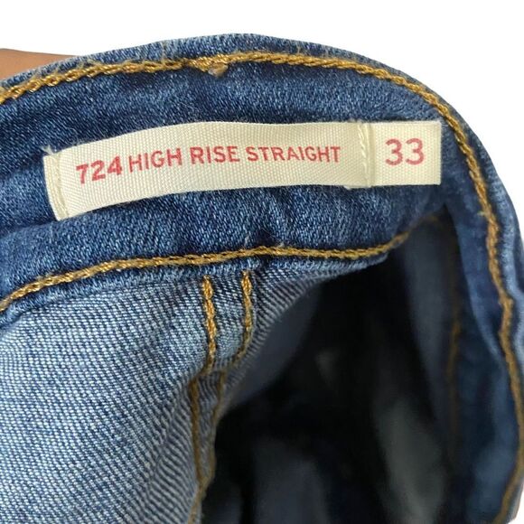 Levi’s 724 High Waisted Straight Leg Medium Wash Jeans - Picture 3 of 3